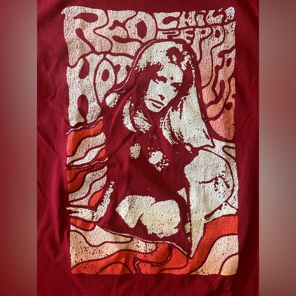 ๐ NWT Red Hot Chili Peppers Red Woman T-shirt size medium Hot Topic ๐ธ - Picture 3 of 7